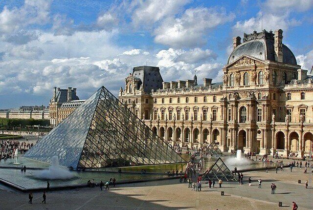 Лувр, «Джоконда» и стеклянные пирамиды